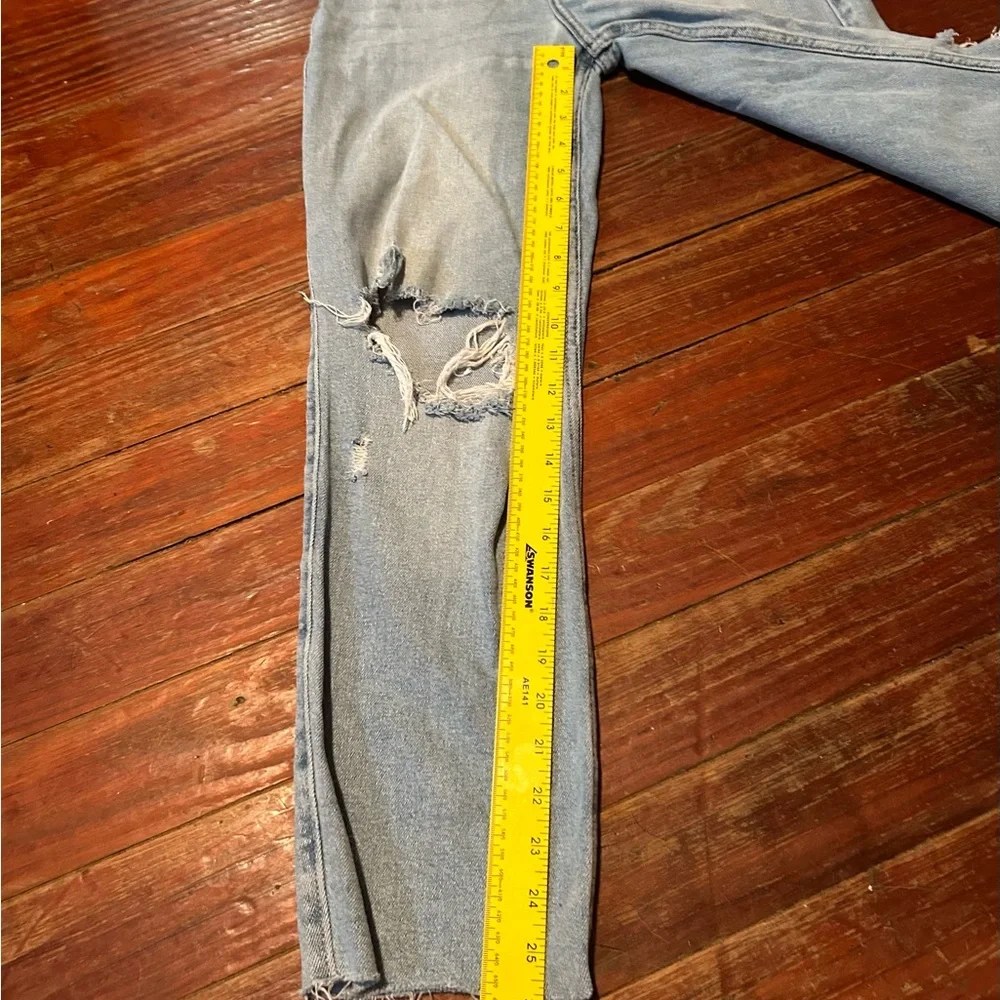 Hollister Ultra- High Rise Vintage Straight Leg Distressed Jeans‎ 25Wx26L